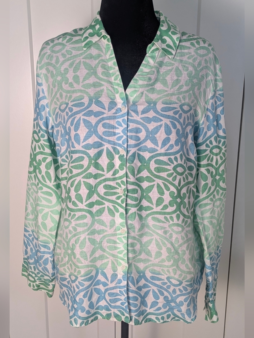Charter Club 100% Linen Small L Green Blue Pattern Roll tab Sleeve Button Up EUC